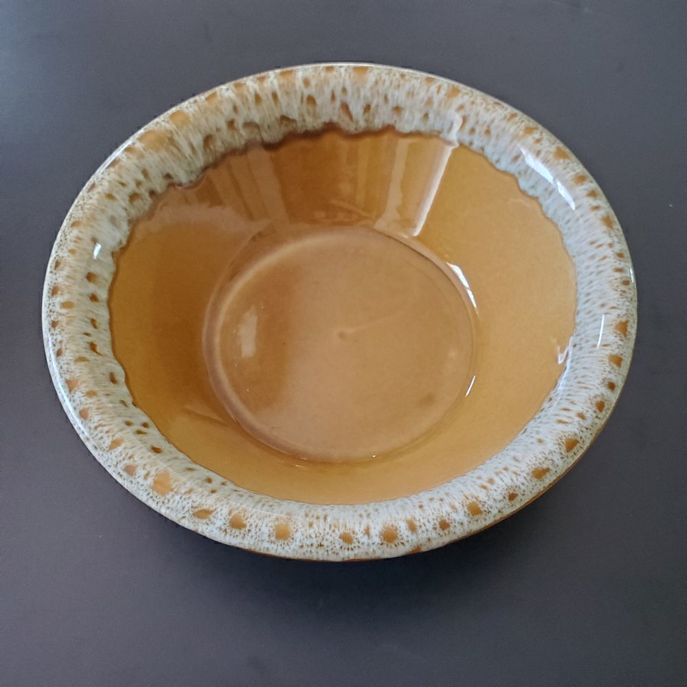 Canonsburg Pottery Butterscotch Serving Bowl. 10.25" Gold w/ Drip Border.